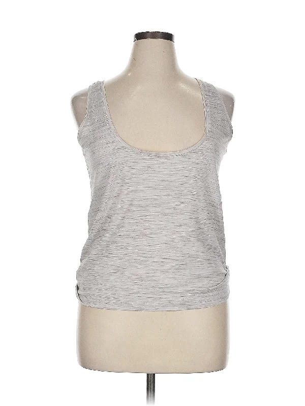 Modern Women's Outfit Tank Top